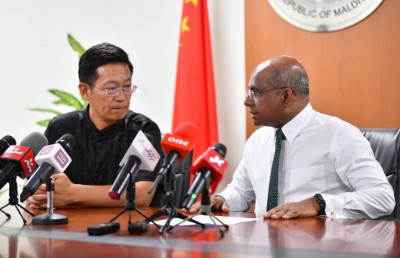ރާއްޖެ އަށް އެހީގެ ތަކެތި ގެނައުމުގެ ދަތުރު ފަށައިފި: ޗައިނާ ސަފީރު