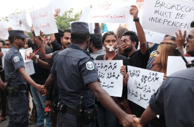 ނޫސްވެރިންނަށް ބުރަ، ދަތި ދުވަސްތަކެއް