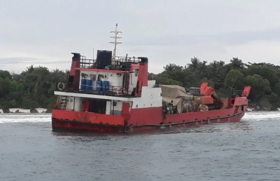 ނަލަންދޫ ފަރަށް އެރި ކޮޅުވެއްޓި ނުނެގި ދެ އަހަރު! ފިޔަވަޅެއް ވެސް ނޭޅޭ!