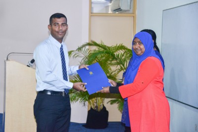 ގްރީސްއިން ރާއްޖެއަށް ދިން ޑިގްރީއާއި މާސްޓާސް ސްކޮލަޝިޕްތަކަށް ކުރިމަތިލުމަށް ހުޅުވާލައިފި