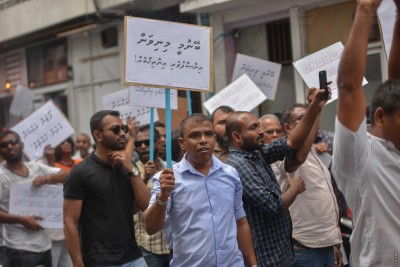 އިލެކްޝަންސް ކޮމިޝަން ކުރިމަތީގައި އިދިކޮޅު ފަރާތްތަކުން އަޑުއުފުލައިފި