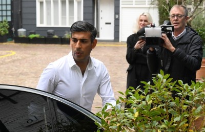 ރިޝީ އަށް ފުރުސަތު ދެއްވައި، ބޮރިސް ރޭހުން ބޭރަށް