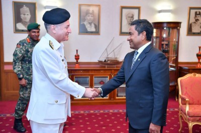 ޕާކިސްތާުނުން ރާއްޖެއަށް މެކެނައިޒްޑް ލޭންޑިން ކްރާފްޓެއް ހަދިޔާ ކުރަނީ