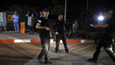 ފަލަސްތީނުގެ ޒުވާނަކު އިސްރާއީލުގެ ރައްޔިތަކަށް ވަޅިން ހަމަލާދީ މަރާލައިފި