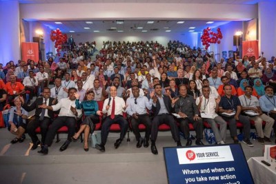 މާޕުން ރޮން ކޯފްމަންއާ ގުޅިގެން ބޭއްވި ޓްރެއިނިންއަށް ބޮޑު ތަރުޙީބެއް