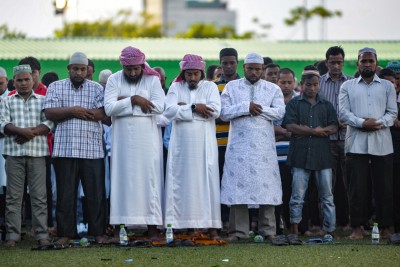 ހުއްދަ ނުހޯދައި އީދު ނަމާދު ބޮޑު ޖަމާއަތުގައި ނުކުރުމަށް އަންގައިފި