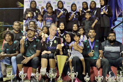 ފީއަލި ބަލިކޮށް ދަރަނބޫދޫން ލޭޑީސް ކަޕްގެ ޗެމްޕިއަންކަން ހޯދައިފި