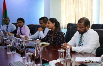 ދަރިވަރުންނަށް އިންޓަނެޓް ޑޮންގްލް ދޭން މަޝްވަރާކުރަނީ