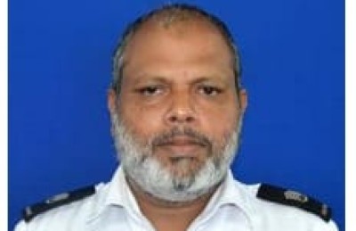 ހުކުމް އައި ކަސްޓަމްސް އޮފިސަރު ހުރީ މަގާމުން ވަކިކޮށްފައި