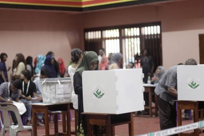 ވޯޓުފޮއްޓާއި ވޯޓިން ބޫތުތައް ރަށްރަށަށް ފޮނުވައިފި