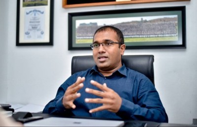 ލޮކްޑައުންގައި ދައުލަތުގެ ވެރިންގެ މުސާރަ ކުޑަކުރާ ޗެލެންޖެއް އިހްސާން ފައްޓަވައިފި