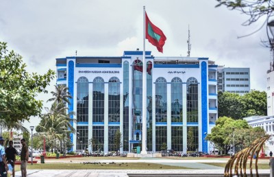 ވެލިދޫ ފެސިލިޓީގެ ދެ މީހަކާ ގުޅޭ ޝަކުވާއެއް އެބަ ބަލަން: ފުލުހުން
