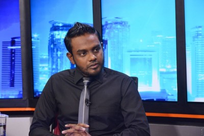 ރީ ރަޖިސްޓްރޭޝަން އޮޅުވާލަން އުޅުނީ ސިޔާސީ ޕާޓީއަކަށް ނިސްބަތްވާ ތިން މީހަކު: އީސީ