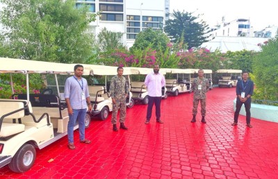 ކްރޮސްރޯޑްސް އިން ހަ ބަގީ އެންއީއޯސީ އަށް ދީފި