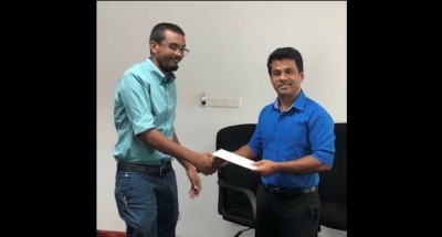 ސްޕެޝަލައިޒްވުމަށް ދިވެހި އަށް ޑޮކްޓަރަކު ނޭޕާލަށް ފުރައިފި