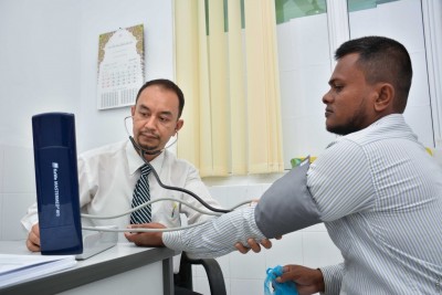 ސްޕެޝަލައިޒް ވުމަށް ހަ ޑޮކްޓަރަކަށް ލޯނު ދީފި