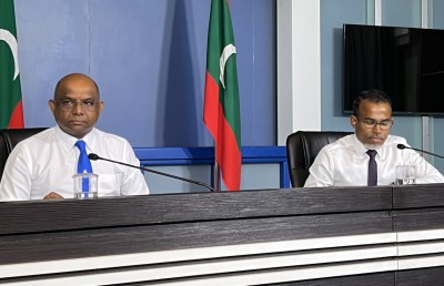 ޝާހިދާއި ރިފްއަތު ދަމާލި ރޮނގު: އޮޅުވާނުލާ، ގޯހެއް ނުދެއްކޭނެ