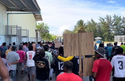 މައްސަލަ ހައްލު ކުރަން މަސްވެރިންނާއި އިދާރާތަކާ ގުޅިގެން ދަނީ މަސައްކަތް ކުރަމުން: ހޮރައިޒަން
