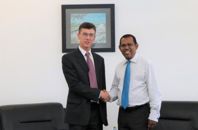 އިނގިރޭސި ސަފީރު ފޮރިން ސެކްރެޓަރީއާ ބައްދަލު ކުރައްވައިފި
