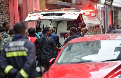 ރަހުމަތްތެރިންނާއި ތިމާގެ މީހުން ނުފެނި ކޮޅުކޮޅަށް ދުވަނީ!