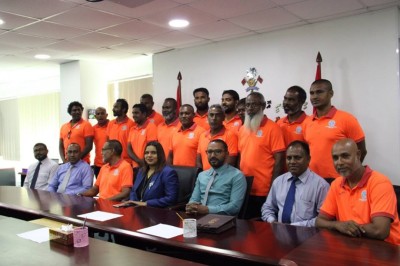 ޔޫތު މިނިސްޓަރު ވޮލީބޯލް ވެޓަރަންސް ޓީމާ ބައްދަލުކުރައްވައިފި