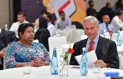 އައިސްތުގެ ހިދުމަތުގެ 40 ގުޅާލަނީ ބީއެމްއެލްގެ 40 އާ!