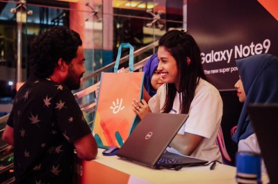 ދިރާގުން ގެލެކްސީ ނޯޓްް 9 ވިއްކަން ފަށައިފި