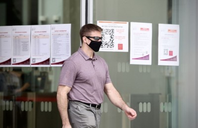 މާސްކް ގަންނަން ނުކުތް ޕައިލެޓަކަށް ސިންގަޕޫރުގައި ޖަލު ހުކުމެއް