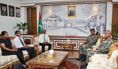 ޗީފް އޮފް ޑިފެންސް ފޯސް ޝިޔާމް، އިބޫއާ ބައްދަލުކުރައްވައިފި