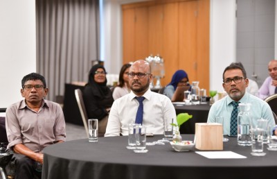 ނުކުޅެދުންތެރިކަން ހުންނަ މީހުންނަށް އެހީތެރިވާނެ މީހުން ތަމްރީނުކުރަނީ
