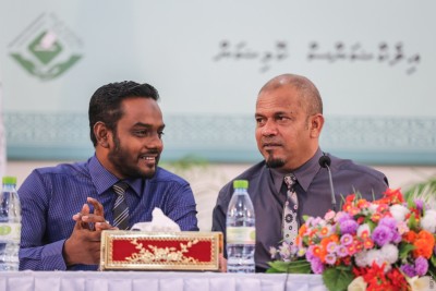 ޕީޕީއެމް މުޒާހަރާތަކުގައި އީސީ މެމްބަރުންގެ އަބުރާ ބެހޭ މީހުން ގޮވައިގެން ކޯޓަށް ދަނީ