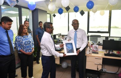 ރައީސް، ޓޫރިޒަމްގެ ކާމިޔާބީ ފާހަގަކުރަން އެމްއެމްޕީއާރުސީގެ އޮފީހަށް