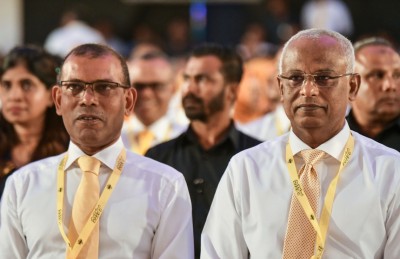 ނަޝީދު މަޖިލިސް ހިންގަވާ ގޮތާ މެދު ހިތްހަމަ ނުޖެހިގެން މެންބަރުން ރައީސް އަރިހަށް!