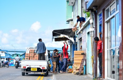 އިގްތިސާދު ދިރުވުން: ކުރީގެ ދެ ގަވަރުނަރުންގެ ވާހަކަ
