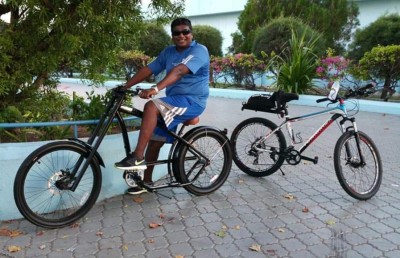 ބުލޭގެ އަލްބަމުން، ފޮނިފޮނި މާޒީއެއްގެ ތެރެއަށް