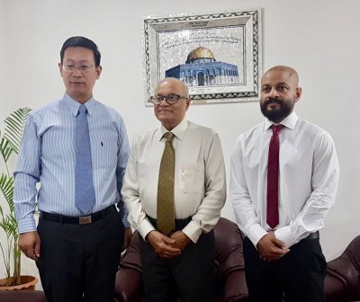 ގުޅިގެން މަސައްކަތްކުރުމަށް ޗައިނާ ސަފީރާއި ރައީސް މައުމޫން މަޝްވަރާކުރައްވައިފި
