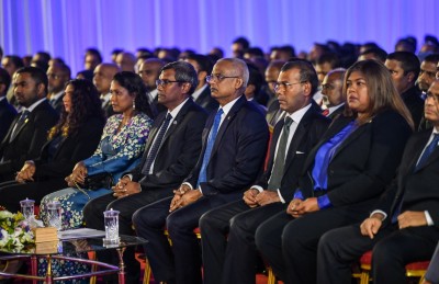 އެންމެ ބޮޑު މުސާރަތައް ކުޑަކޮށްފި؛ ރައީސަށް 65،000ރ.