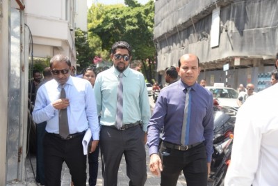 12 މެންބަރުންގެ މައްސަލާގައި ވަކިގޮތެއް ނިންމަންދެން ބައި އިލެކްޝަން މަޑުޖައްސާލައިފި