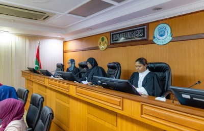 އަންހެން ފަނޑިޔާރުންގެ ބެންޗަކުން ހައި ކޯޓުގައި ފުރަތަމަ ފަހަރަށް ޝަރީއަތެއް