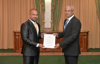ތައިލެންޑުގެ މައިނަ ކުންފުނިން ރާއްޖެ އަށް ޕީސީއާރް މެޝިނެއް ހަދިޔާކޮށްފި