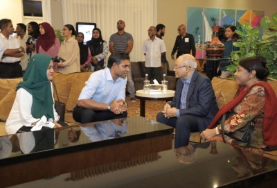 ރައީސް މައުމޫނު މެލޭޝިއާއަށް ވަޑައިގެންފި