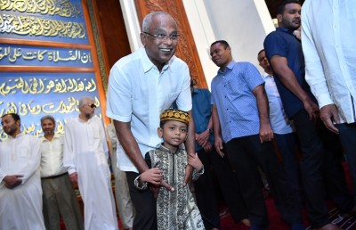 އީދު ތަހުނިޔާއާއެކު ރައީސް އެދިވަޑައިގަތީ ދުރުގައި ތިއްބަސް ގުޅުންތައް ބަދަހިކުރަން