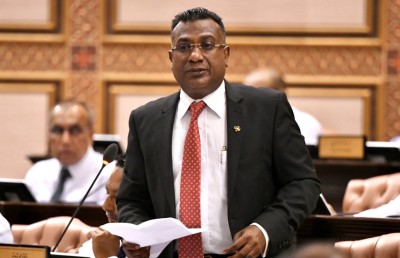 ޔާމީން މިނިވަން ކުރަން ގޮވާލައި ހުށަހެޅި ގަރާރު ނަގައިފި