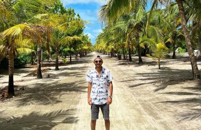 ދަތުރުވެރި ޒުވާނާ މިކުރާ ސަޅިކަމެއް ބަލާބަލަ!