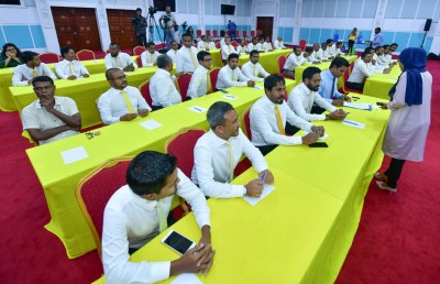 ތަޅުމުގައި ޖަލްސާ ބޭއްވުމާ މެދު އެމްޑީޕީގެ މެމްބަރުން ދެބައި ވެފައި