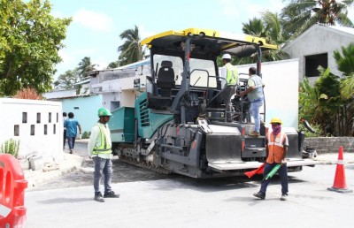 އައްޑޫގެ މަގުތަކުގައި ތާރު އަޅަން ފަށައިފި