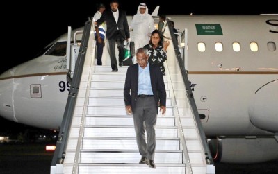 އުމްރާ ދަތުރުފުޅު ނިންމަވާލެއްވުމަށްފަހު އިބޫ މާލެ ވަޑައިގެންފި