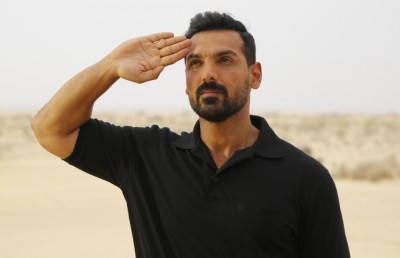 މަލަޔާޅަމް ފިލްމެއްގެ ރައިޓްސް ޖޯން އަބްރަހަމަށް