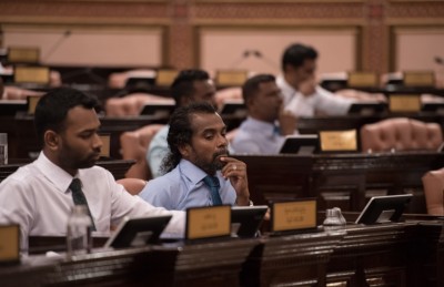 މަޖިލީހުގެ ޖަލްސާ އަށް ވަޑައިގަތުމަށް މެމްބަރުންނަށް ފުލުހުން ހުއްދަ ދޭން ފަަށައިފި