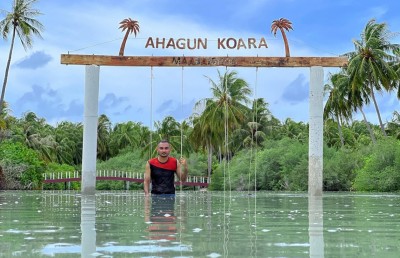 ދަތުރުވެރި ޒުވާނާ މިކުރާ ސަޅިކަމެއް ބަލާބަލަ!